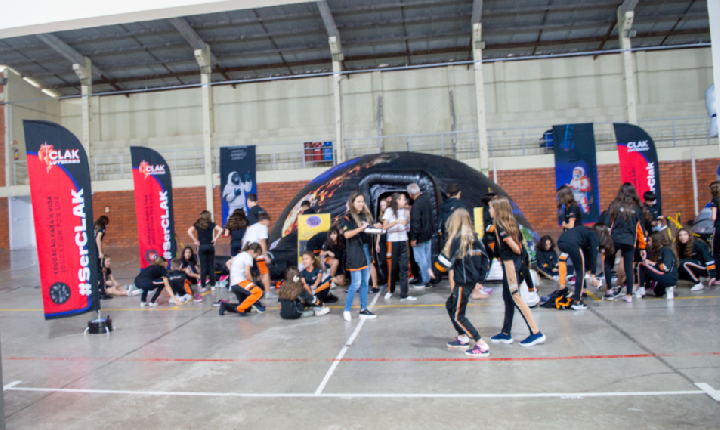 CLAK ON SPACE: A ESTREIA DO PLANETÁRIO URÂNIA EM ESTÂNCIA VELHA