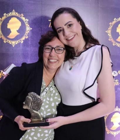 Vereadora Beti Griebeler recebe Troféu Mulher Nota 10 do RS