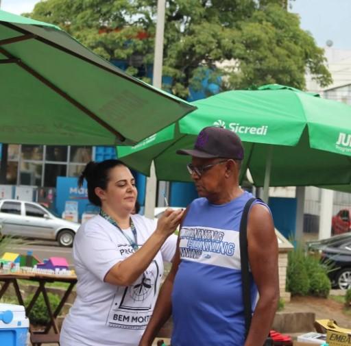 Vacinação na praça e mutirão de limpeza neste sábado