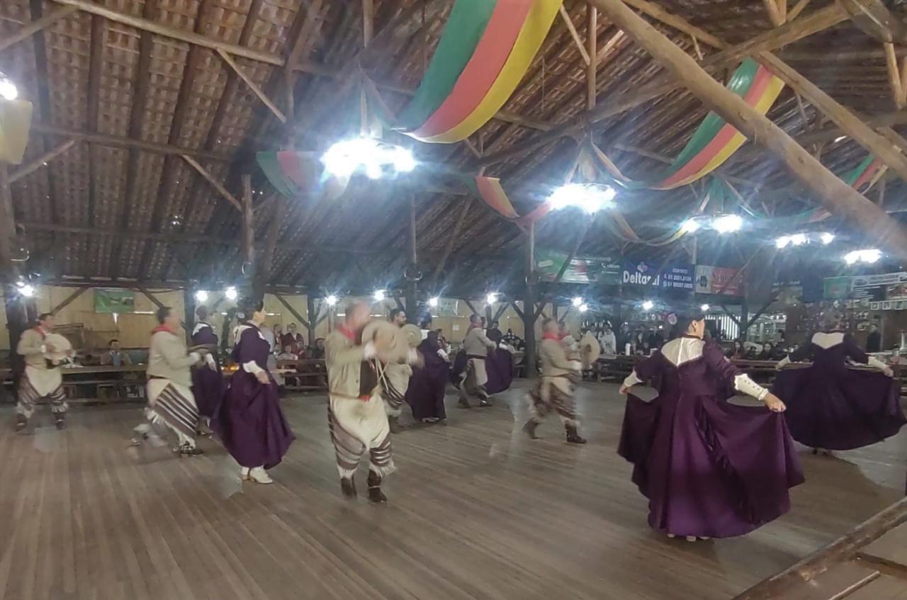 Dança e tradição no IV Rodeio Artístico Gaúcho de Estância Velha