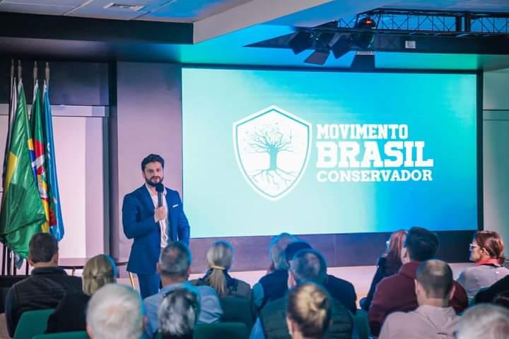 Movimento Brasil Conservador tem primeira reunião no município