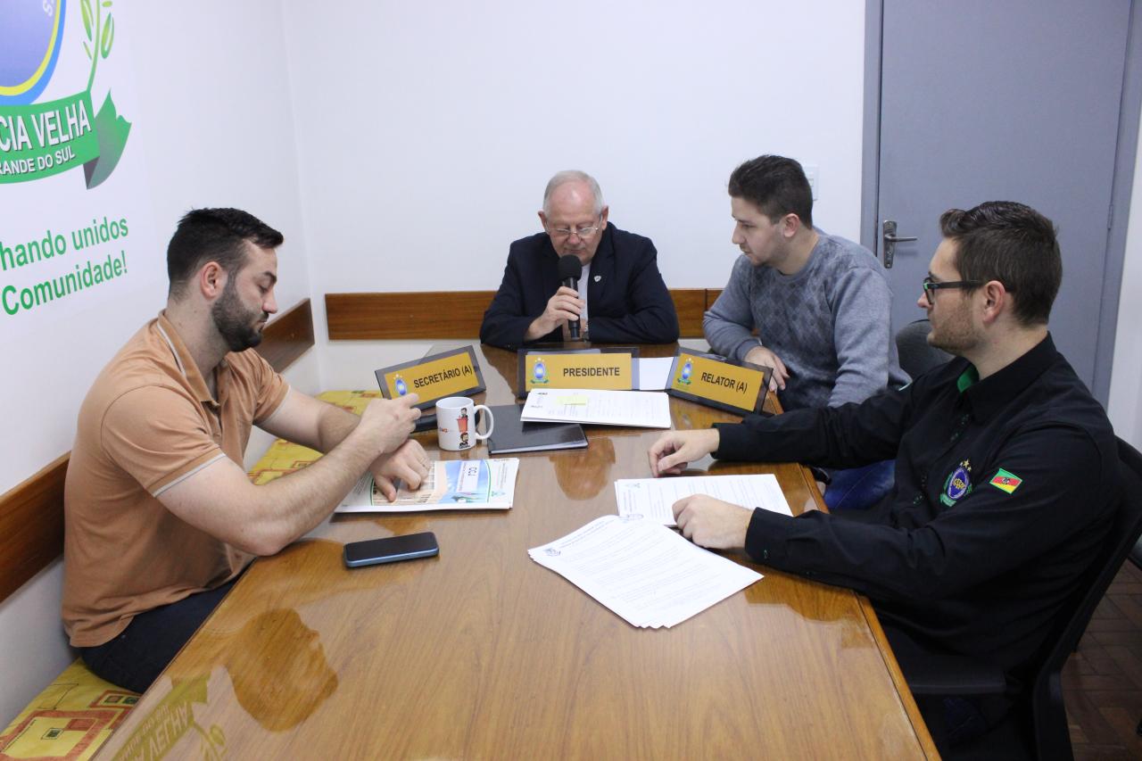 Novos projetos discutidos e aprovados na CCJ