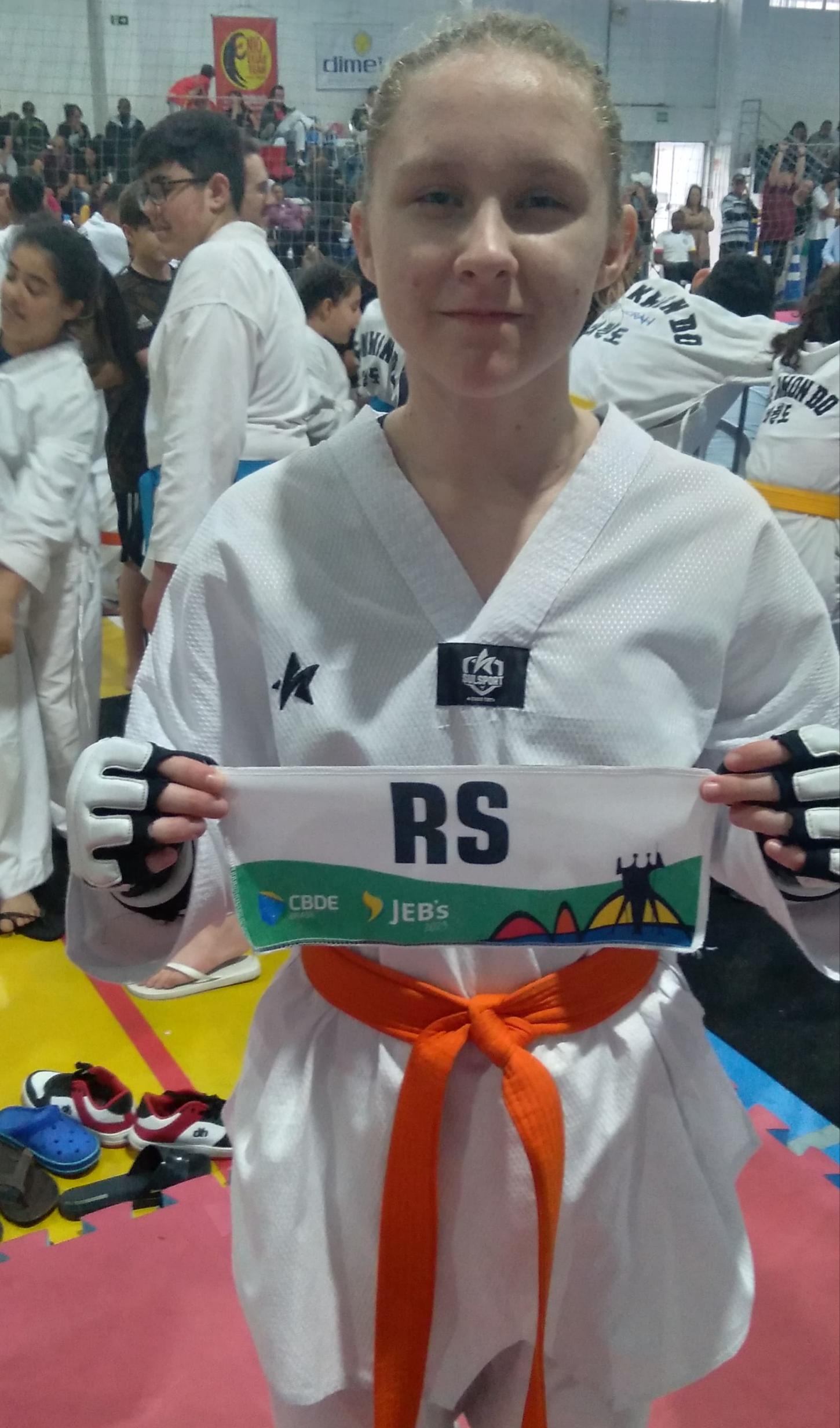 Atleta Fernanda Kayser integra Seleção Gaucha de Taekwondo