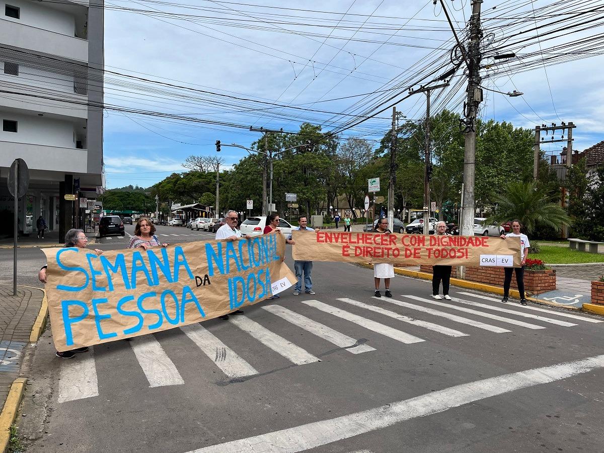 Blitz da Semana do Idoso em Estância Velha