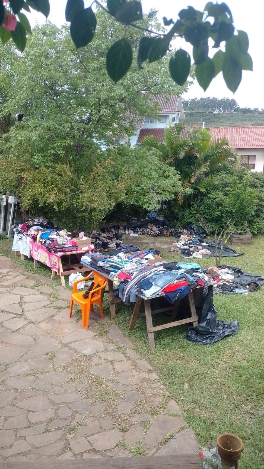 Hoje tem Brechó Solidário e galeto em prol do Natal
