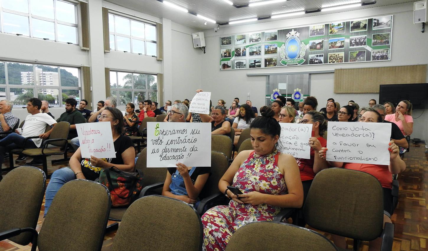 Asspe usa tribuna na Câmara de Vereadores