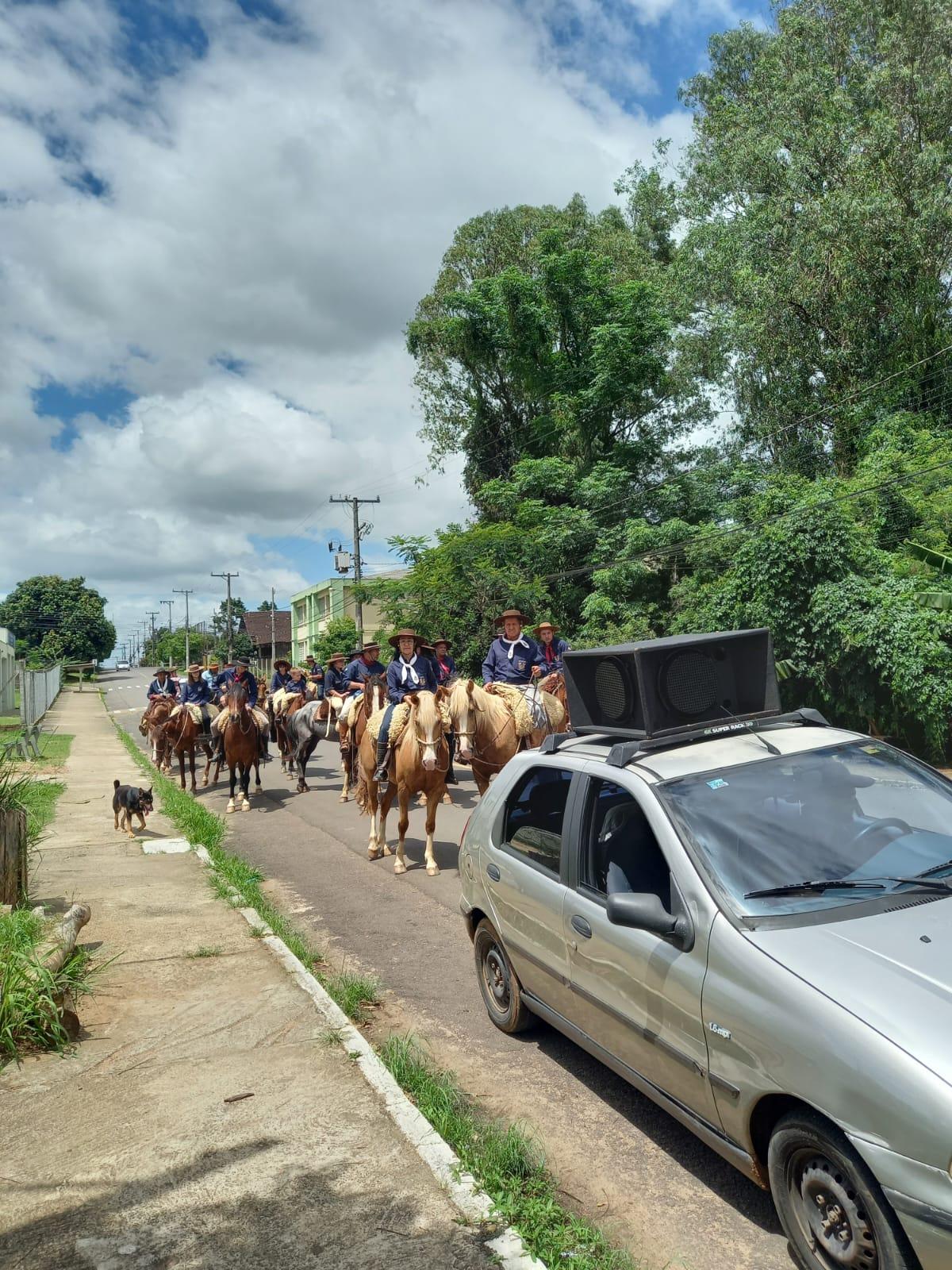 Cavalgada Solidária em prol do Natal de Famílias Carentes