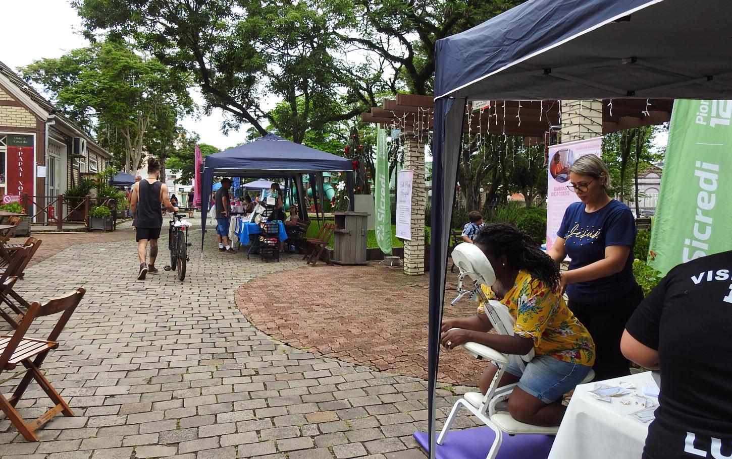 Sábado de Feira do Empreendedor na Praça 1º de Maio