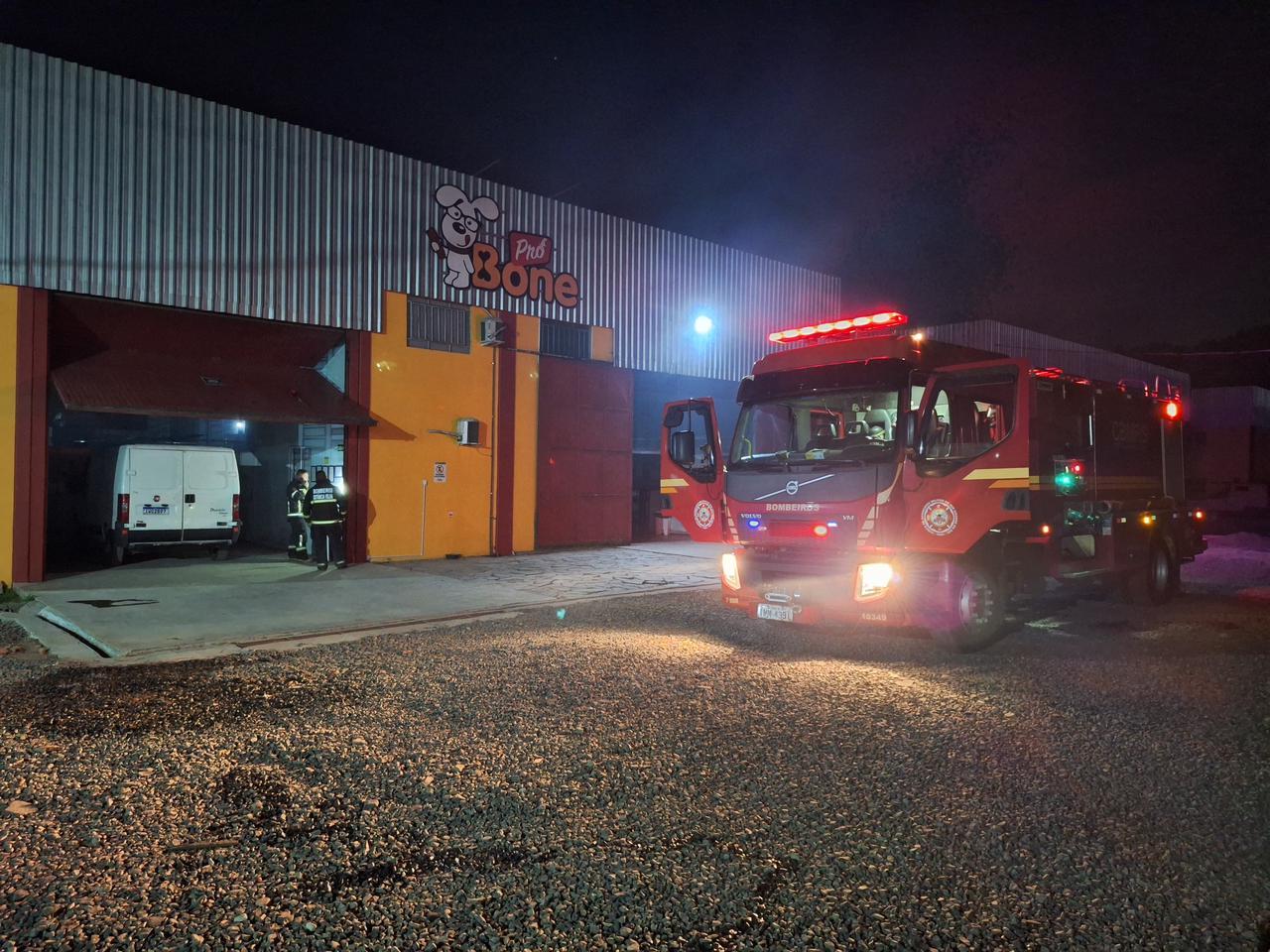 Princípio de incêndio em empresa