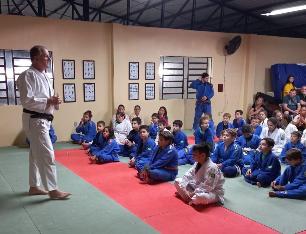 Retorno das oficinas esportivas no município