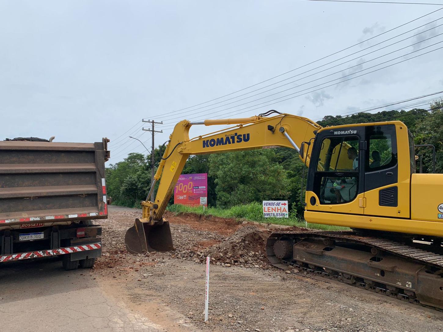Troca de postes na avenida Presidente Vargas nesta quinta