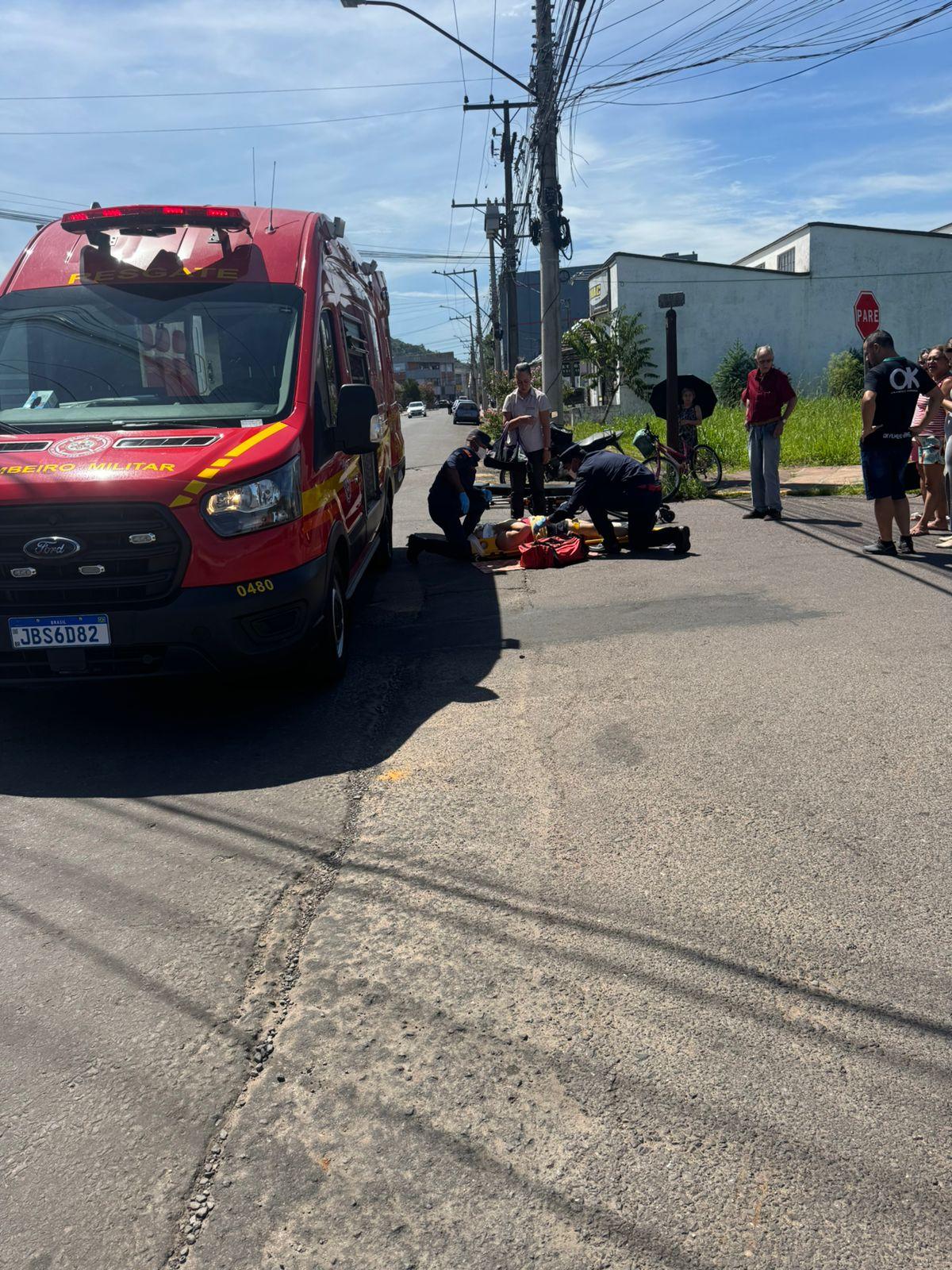 Ciclista atropelada na rua Portão