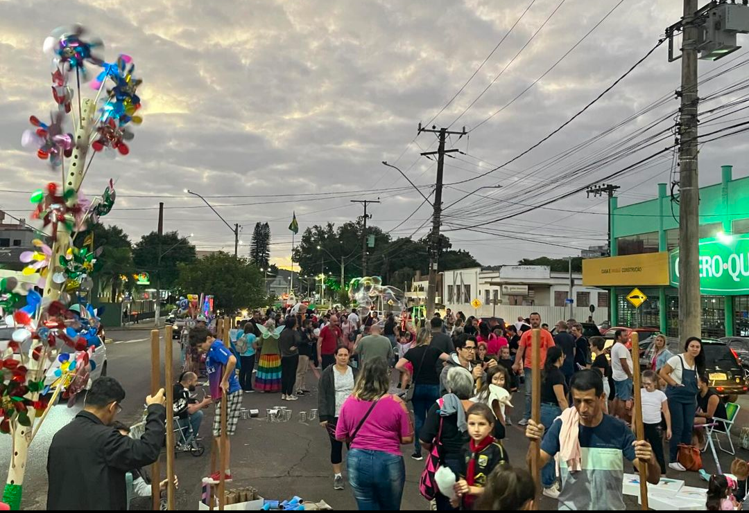 Noite do Brincar movimentou avenida Presidente Vargas