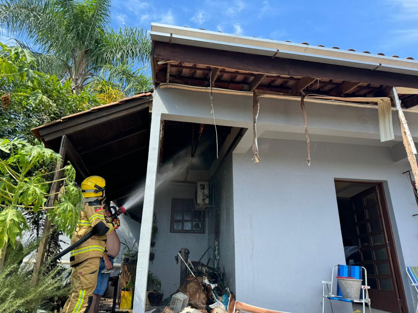 Princípio de incêndio em residência