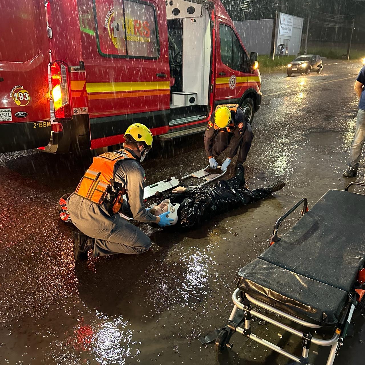 Queda de motociclista na rua Portão