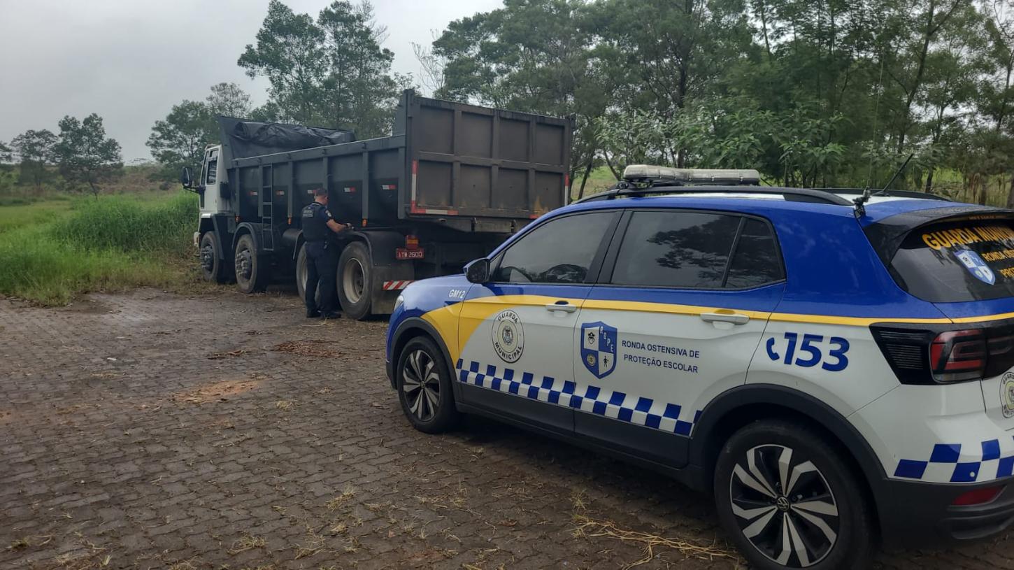 Caminhão furtado é recuperado pela Guarda Municipal