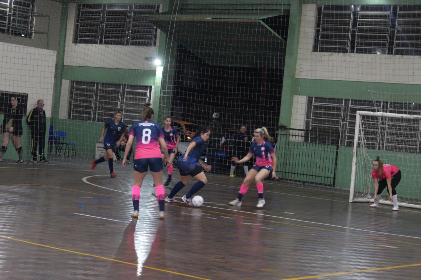 Início do aberto de Futsal Feminino é transferido para quinta