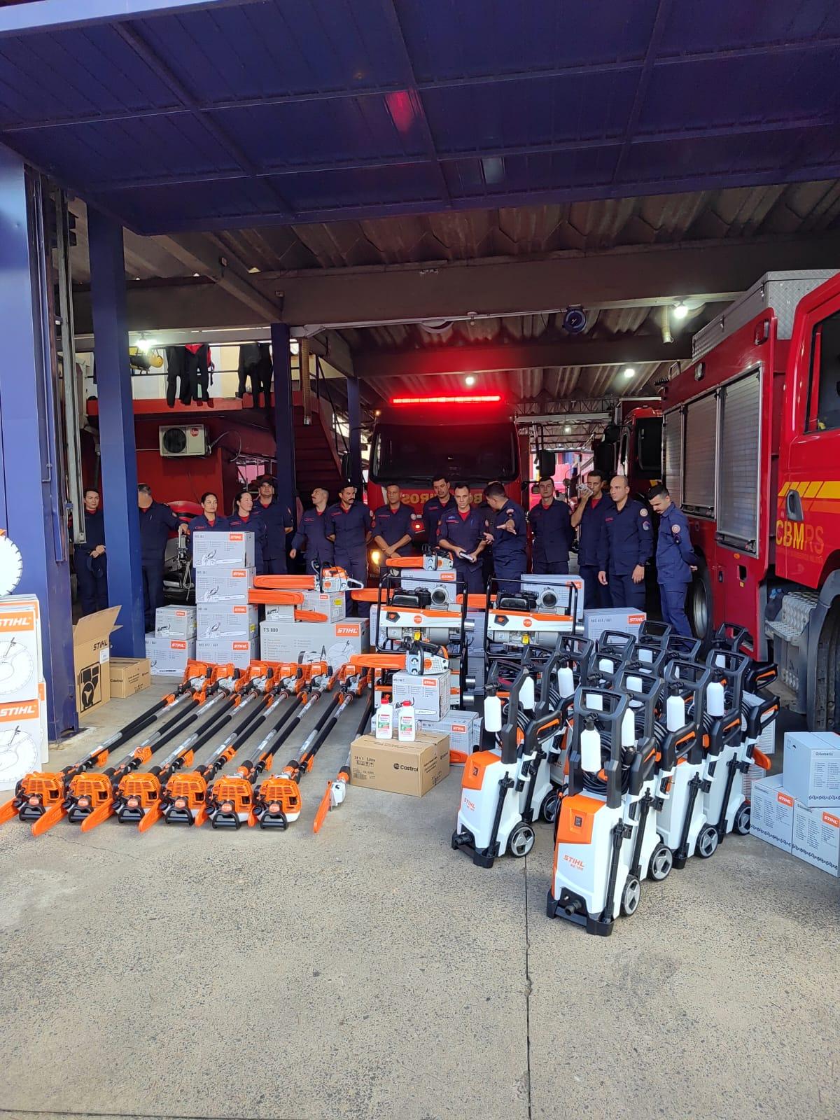 Bombeiros recebem doação da Stihl
