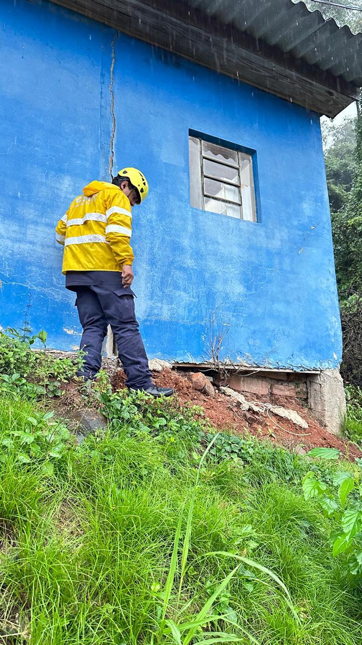 Deslizamento de terra no bairro Rincão