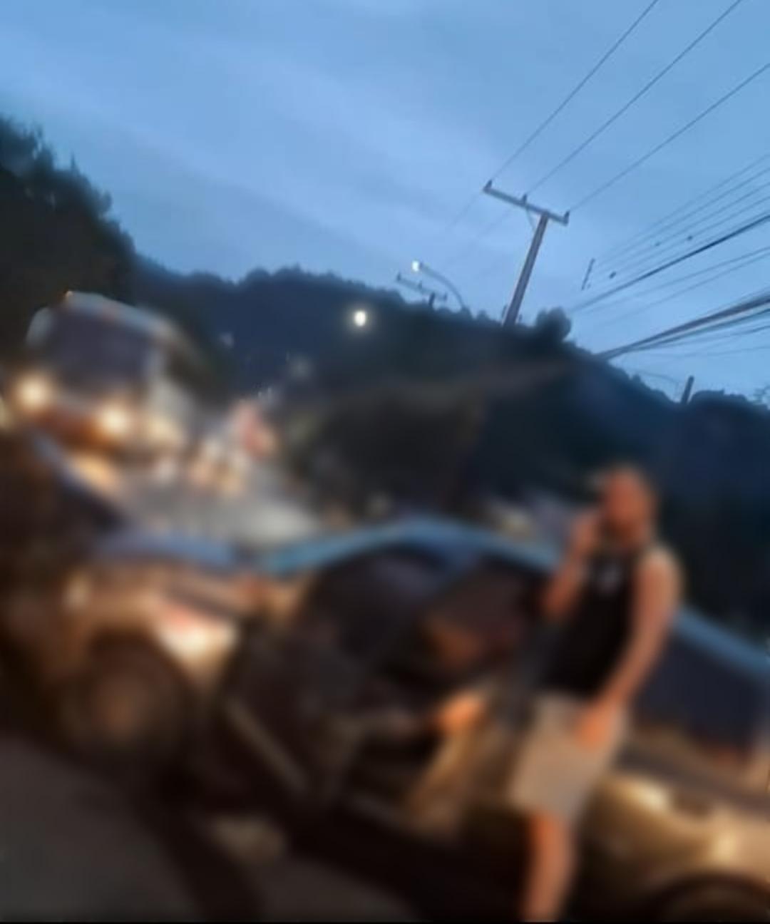 Feridos em acidente no bairro Das Rosas