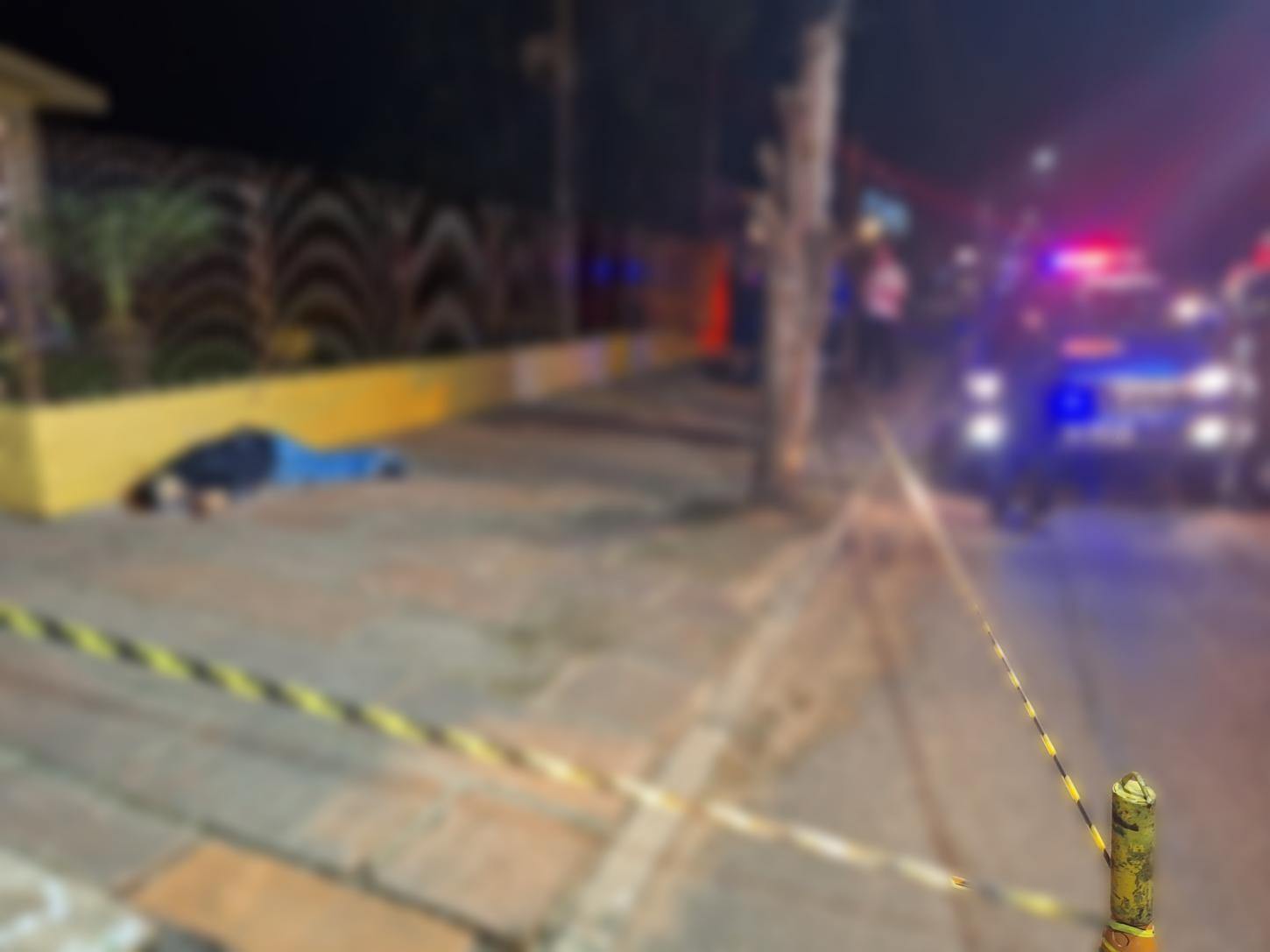 Homem é executado à tiros na rua Portão