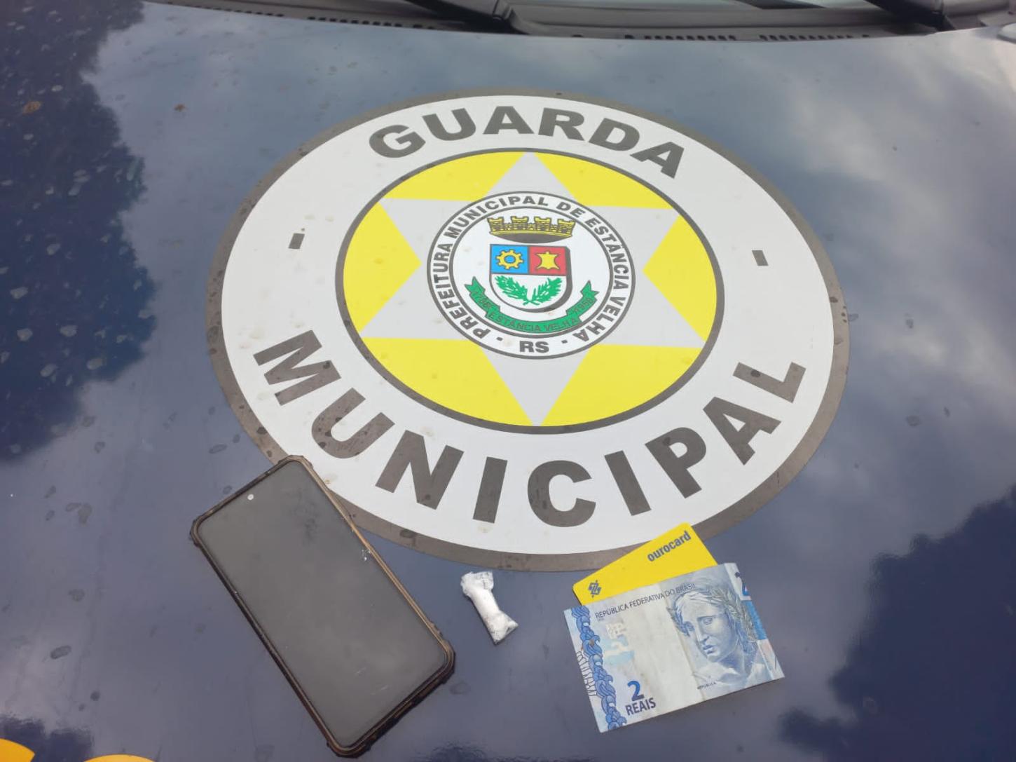 Detido por porte de drogas no Matinho da Prefeitura