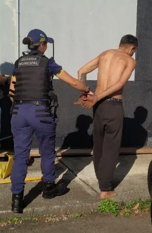 Ex-secretário de Segurança prende homem por violação de domicílio