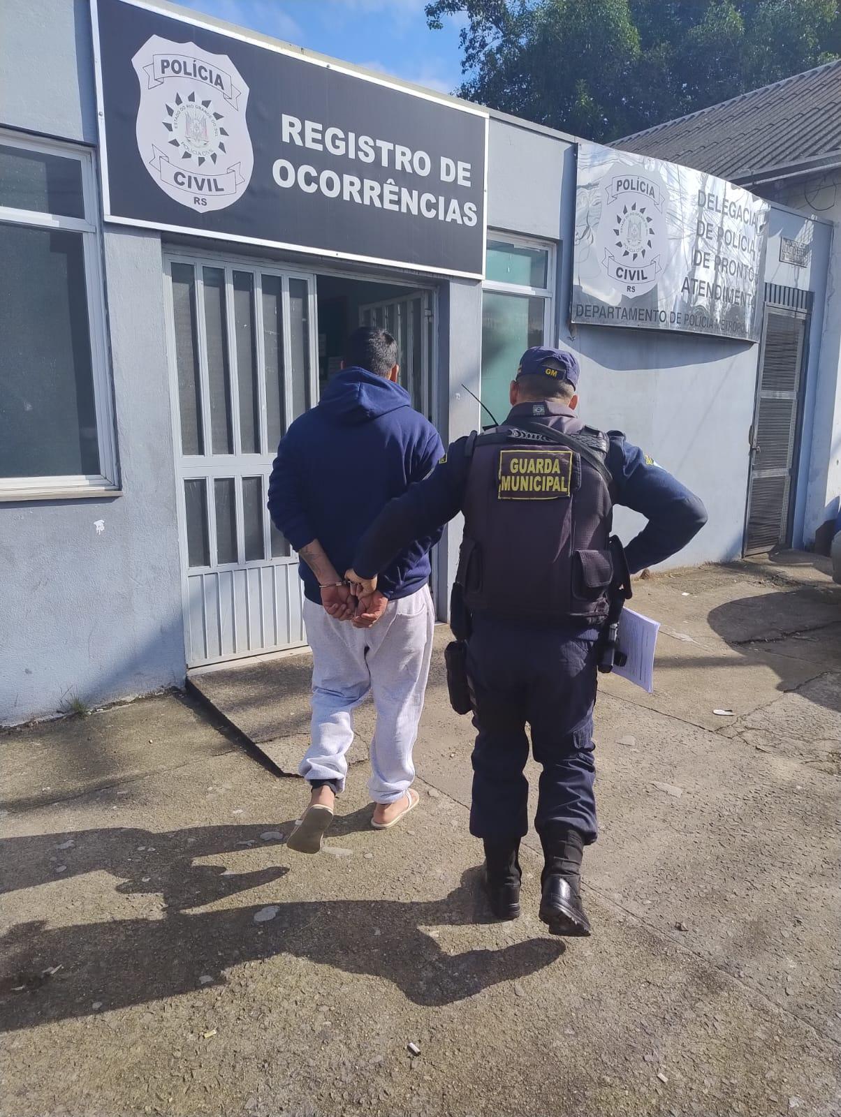 GM prende acusado de roubo a supermercado e agressão a segurança
