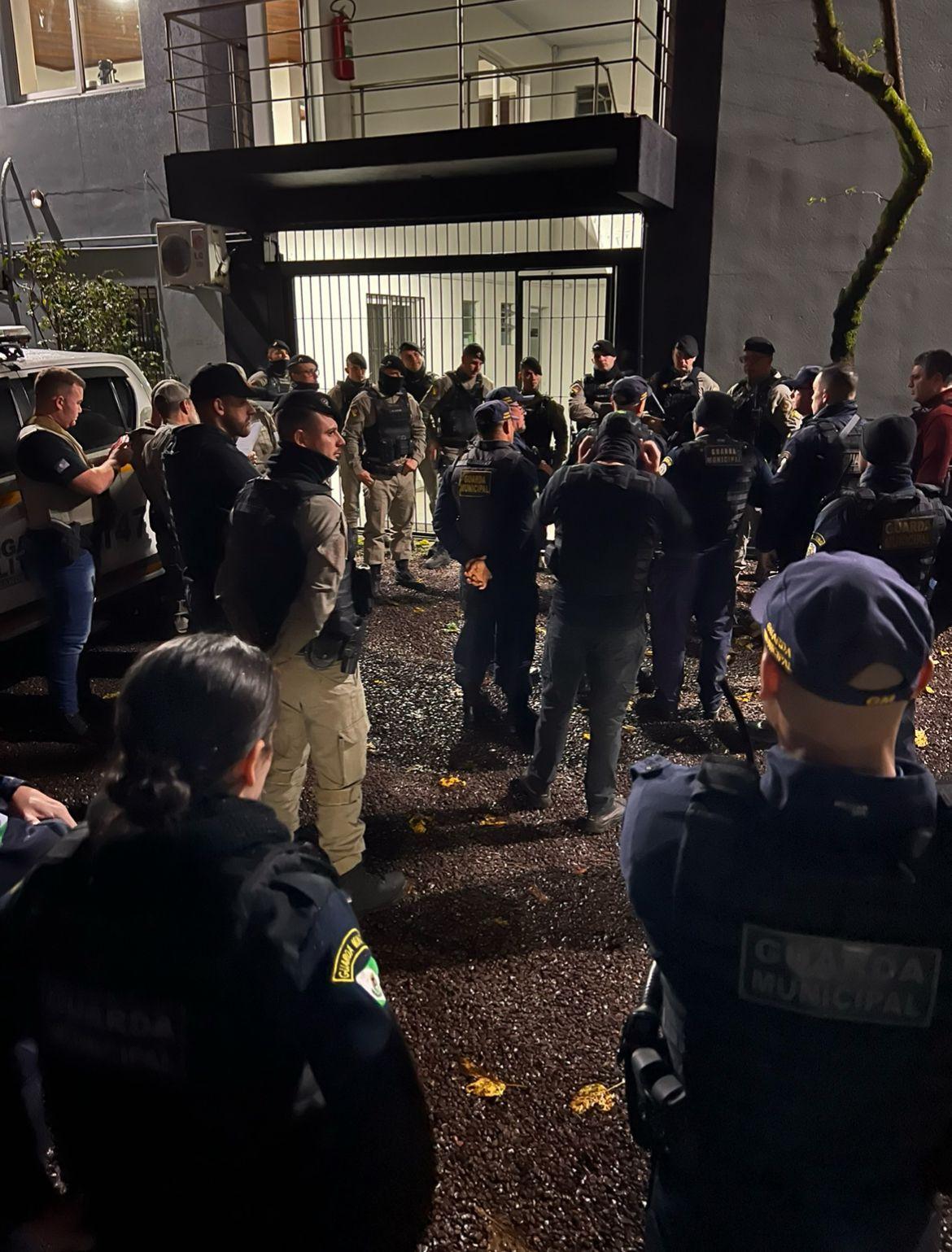 Quatro presos e drogas apreendidas em operação integrada