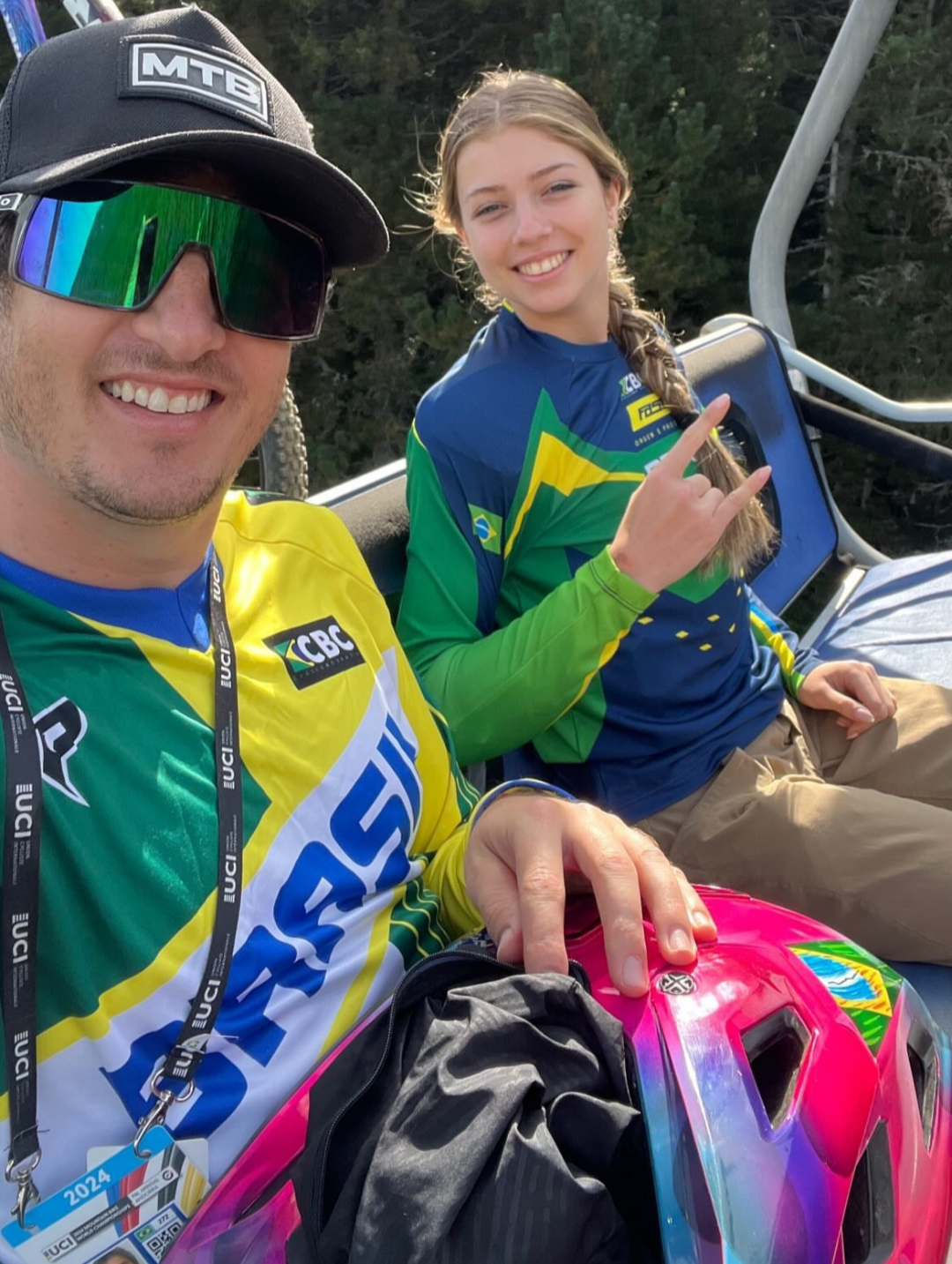 Com ombro deslocado, Larissa Luz disputa final e finaliza em 18° no Mundial de Downhill