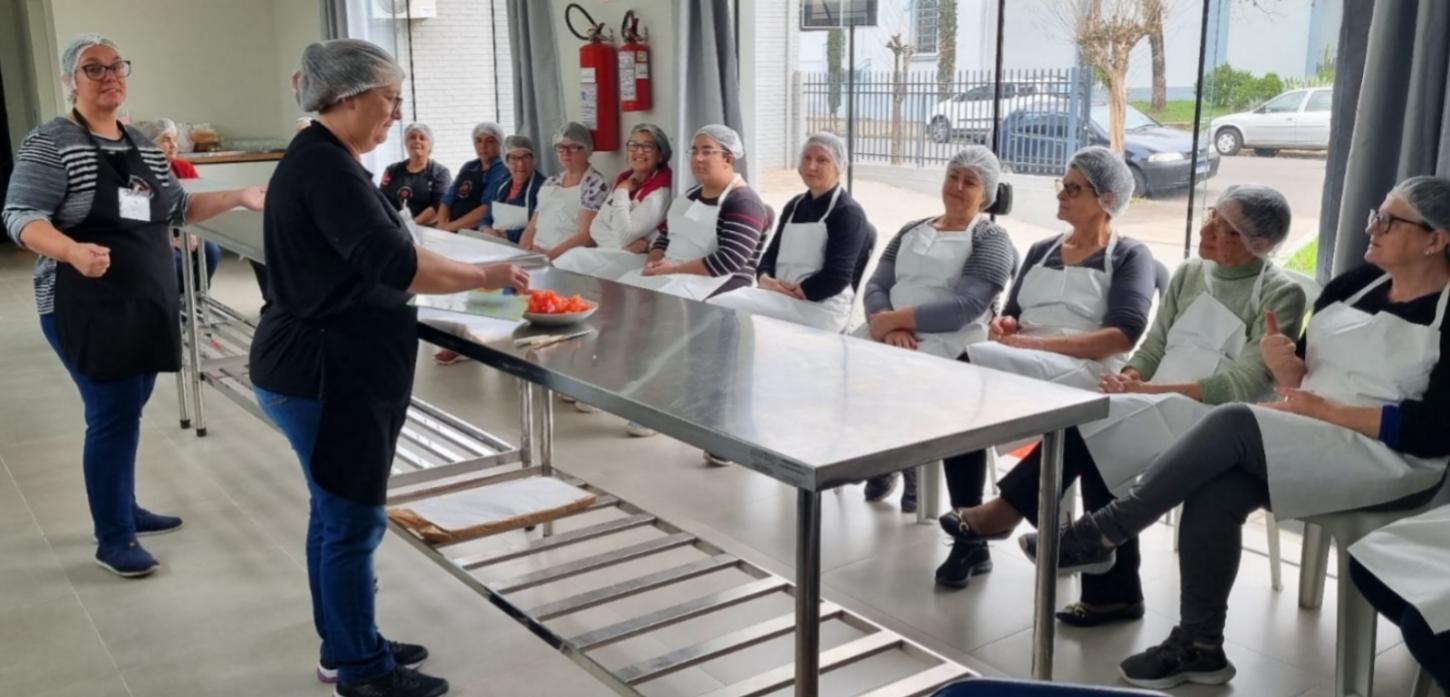 Cozinha Solidária inicia curso com oficinas de culinária