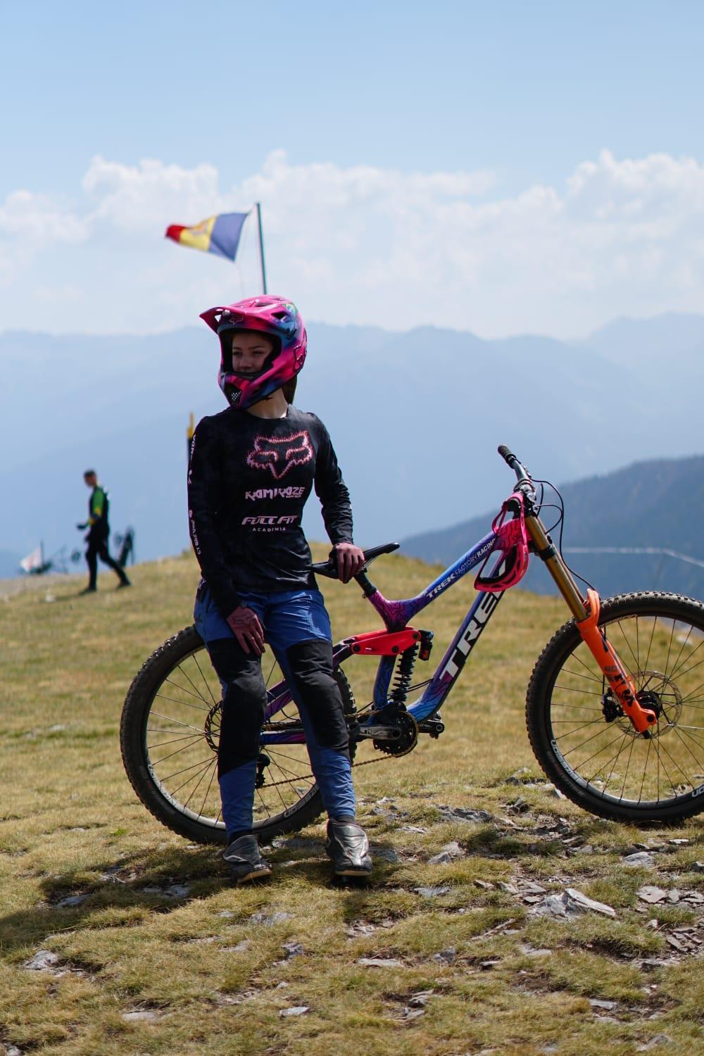 Larissa Luz garante vaga para final do Mundial de Downhill em Andorra