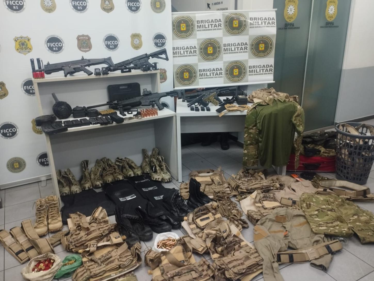APREENSÃO DE FUZIS E GRANADAS EM OPERAÇÃO INTEGRADA DA BRIGADA MILITAR
