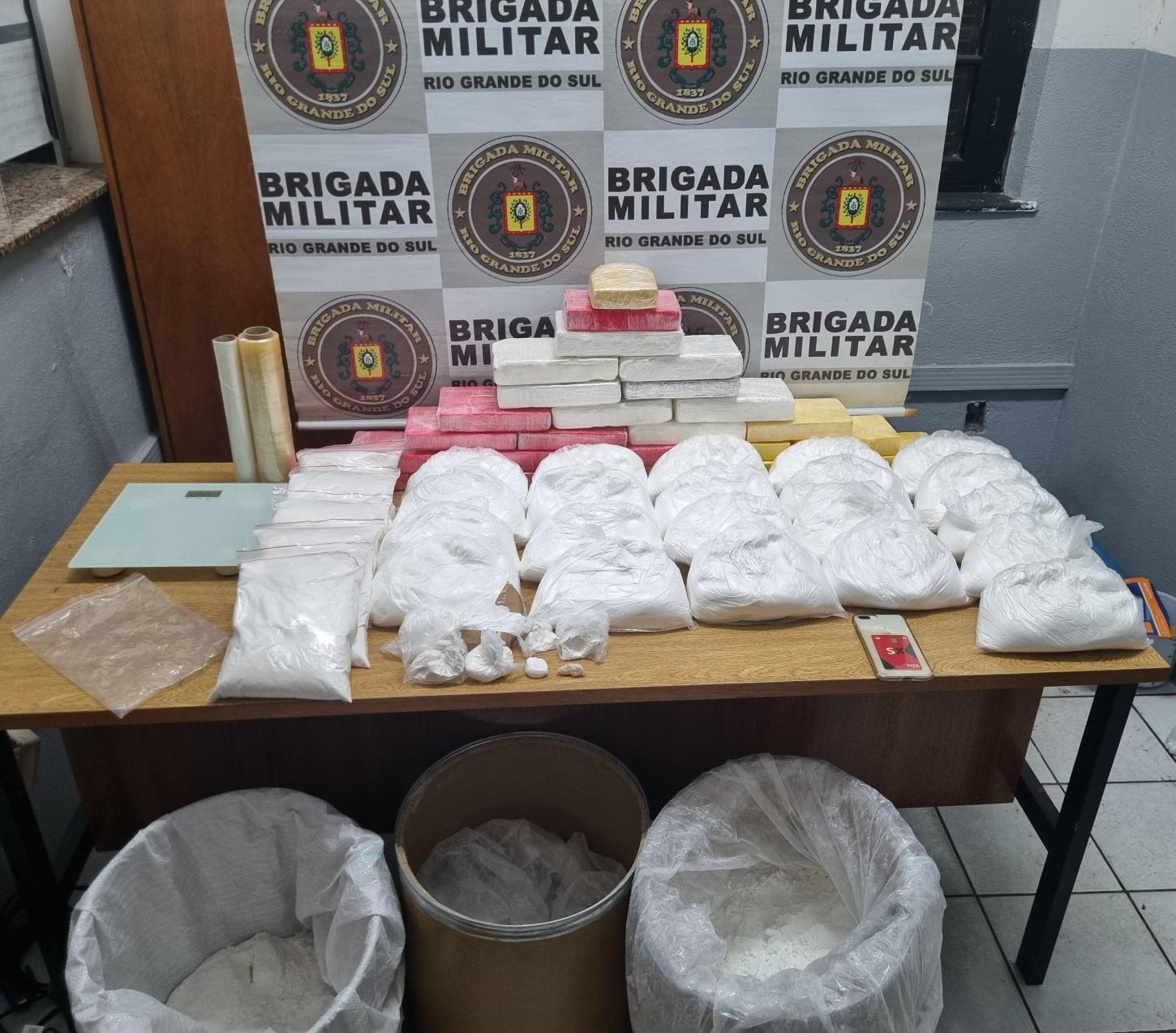 BM prende traficante e apreende mais de 50 quilos de cocaína