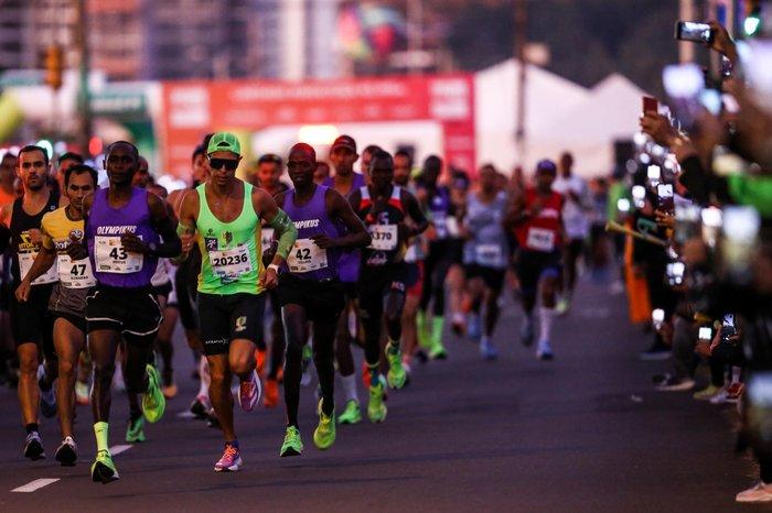 Atletas de Estância Velha participaram da Maratona de POA