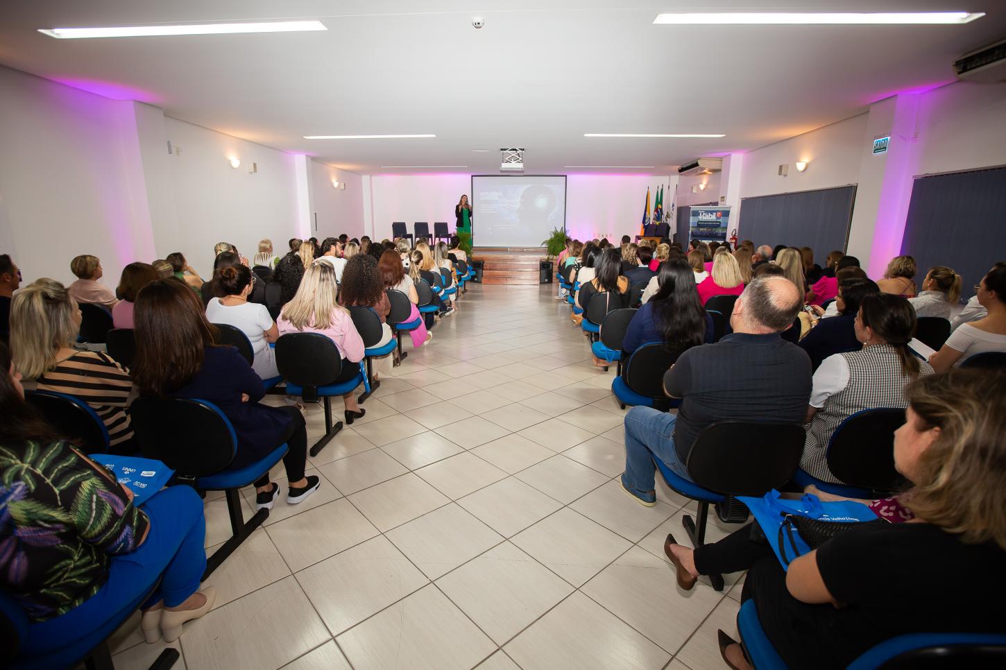 CDL realiza evento alusivo ao mês de conscientização e combate ao câncer de mama
