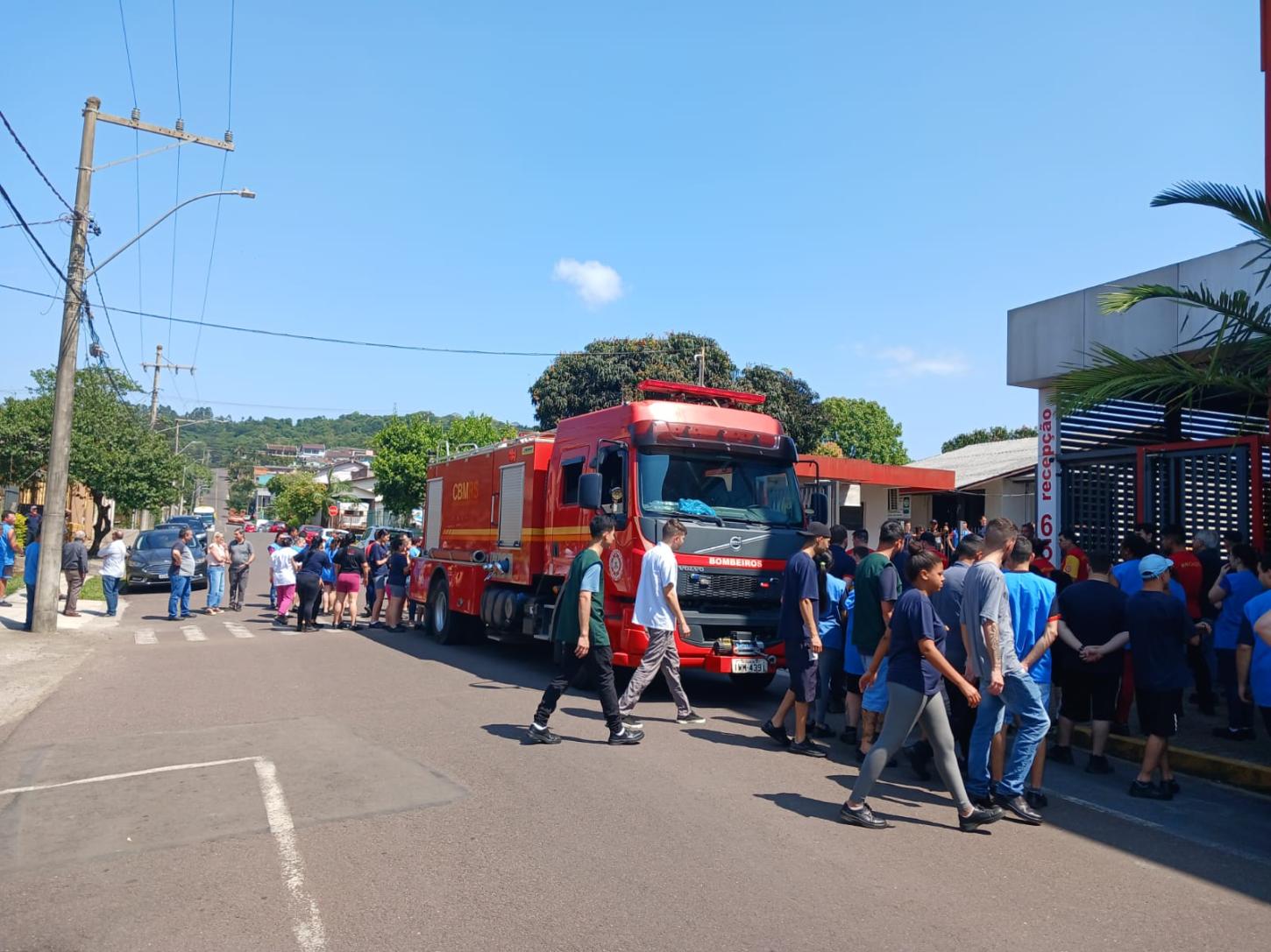 Corpo de Bombeiros realiza ações preventivas e simulados em Estância Velha