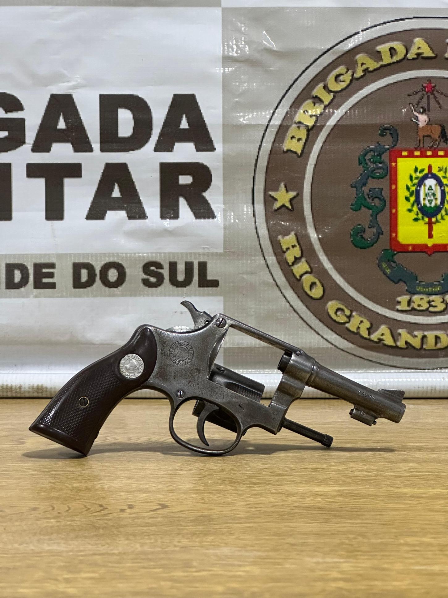 Perseguição à pé termina com prisão por porte ilegal de arma em Estância Velha