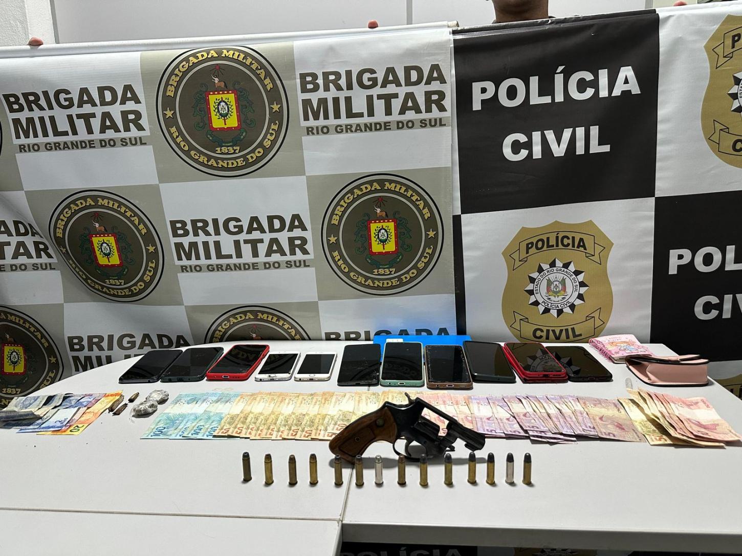 Polícia Civil e Brigada Militar cumprem mandado de busca e apreensão de casal