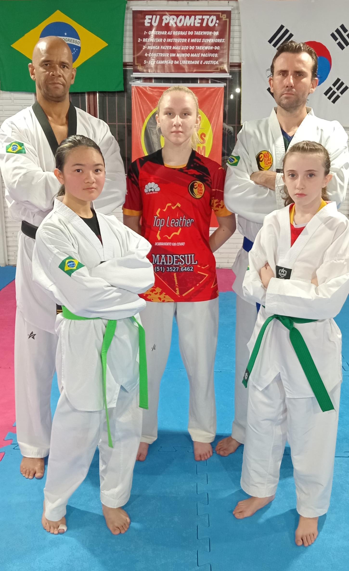 Estância Velha no Brasileiro de Faixas Coloridas de Taekwondo no RJ