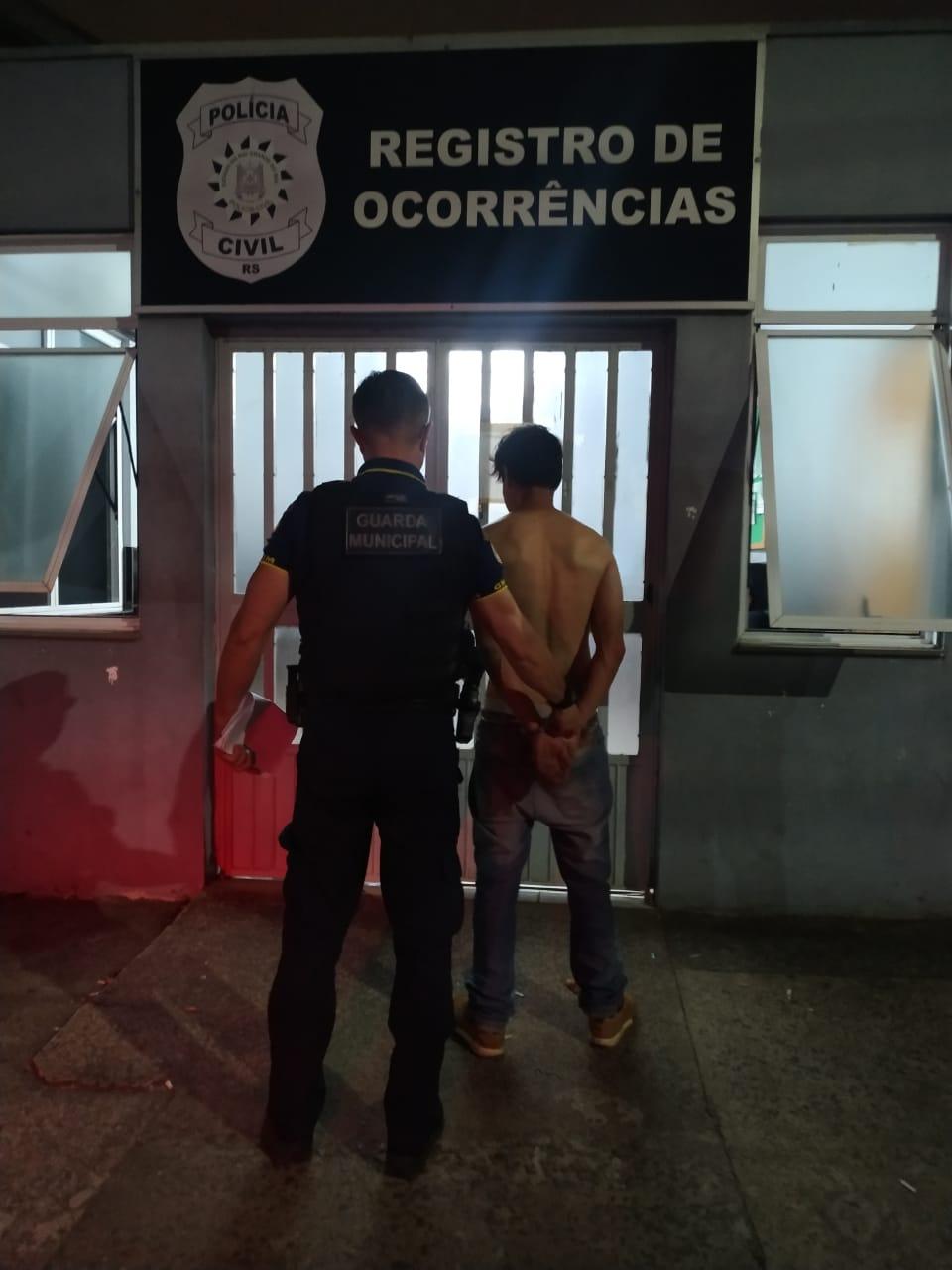 Guarda Municipal prende mais um foragido ao atender violência doméstica