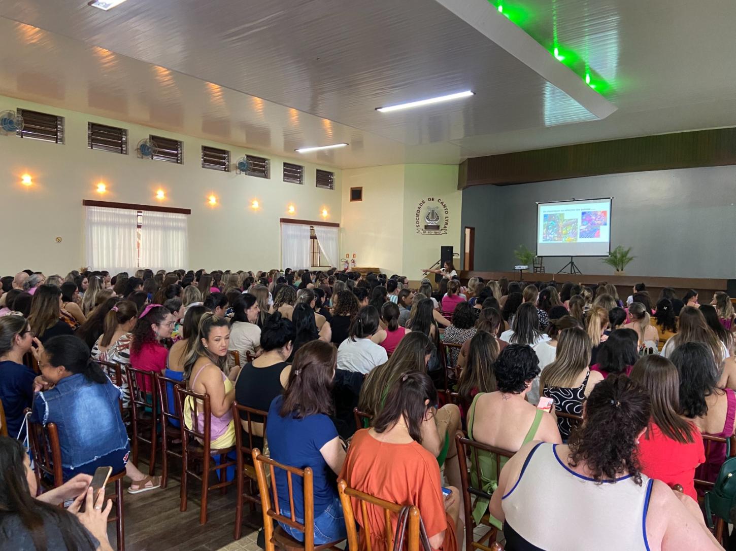 Seminários de Educação reúnem professores em Estância Velha