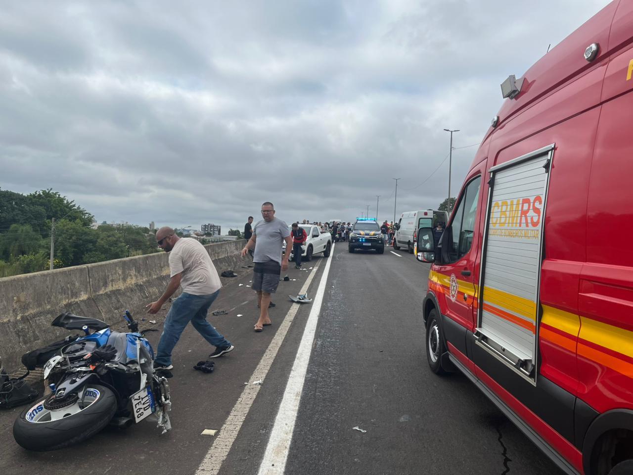Acidente entre motociclistas deixa feridos na BR116