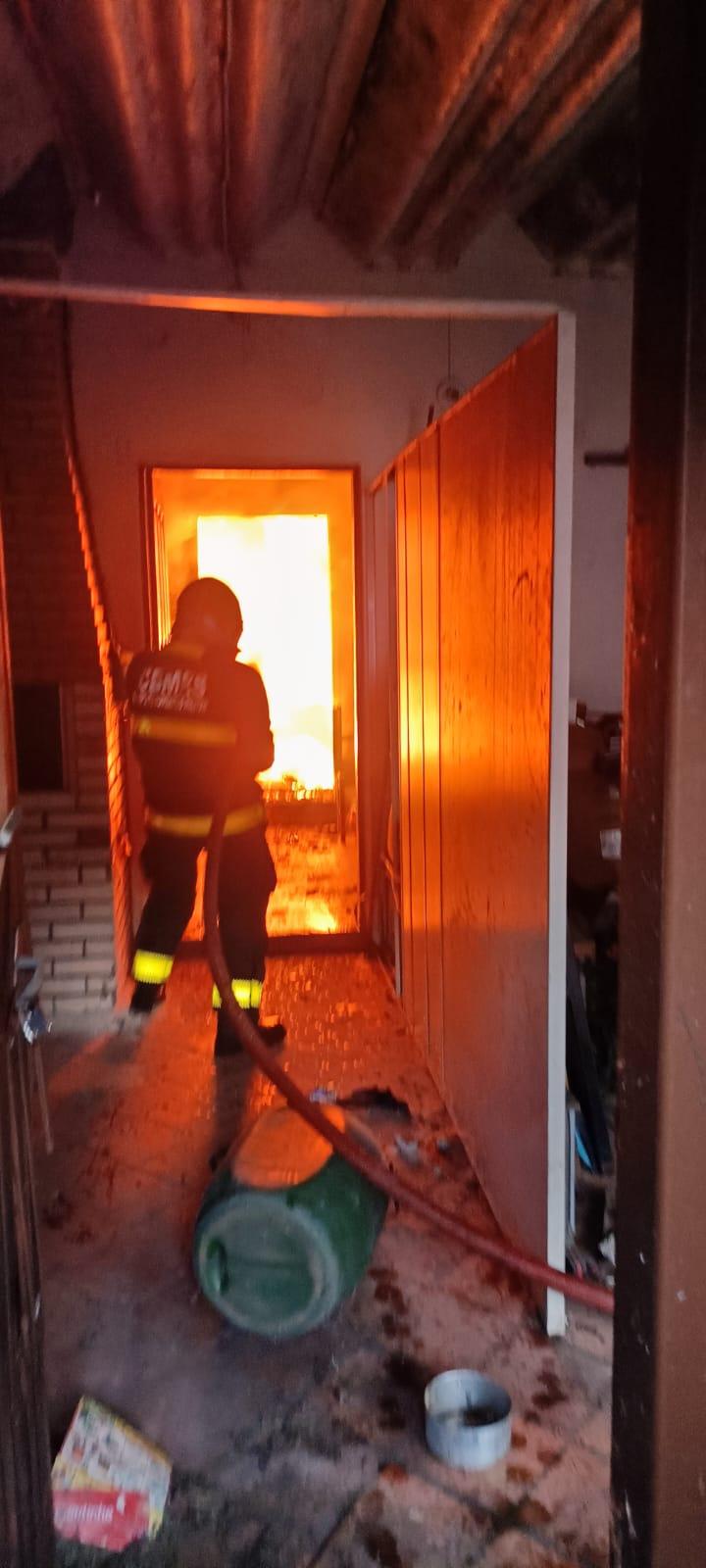 Bombeiros de Estância Velha auxiliam em incêndio em NH