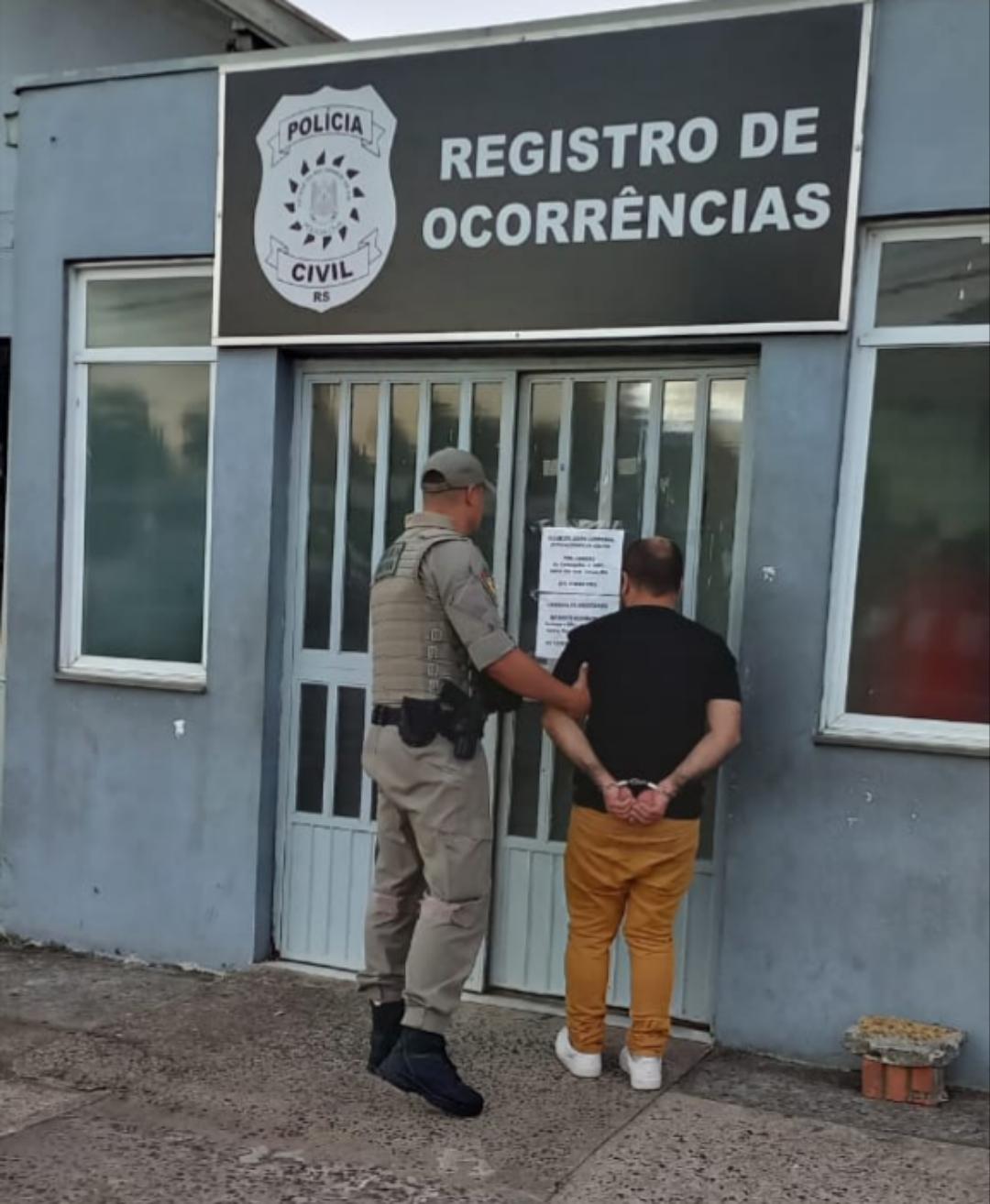 Brigada Militar de Estância Velha realiza prisão de foragido na rua Portão