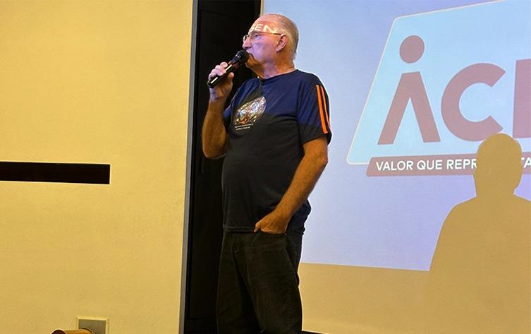 ACI recebe apresentação de integrantes da Orquestra de Estância Velha