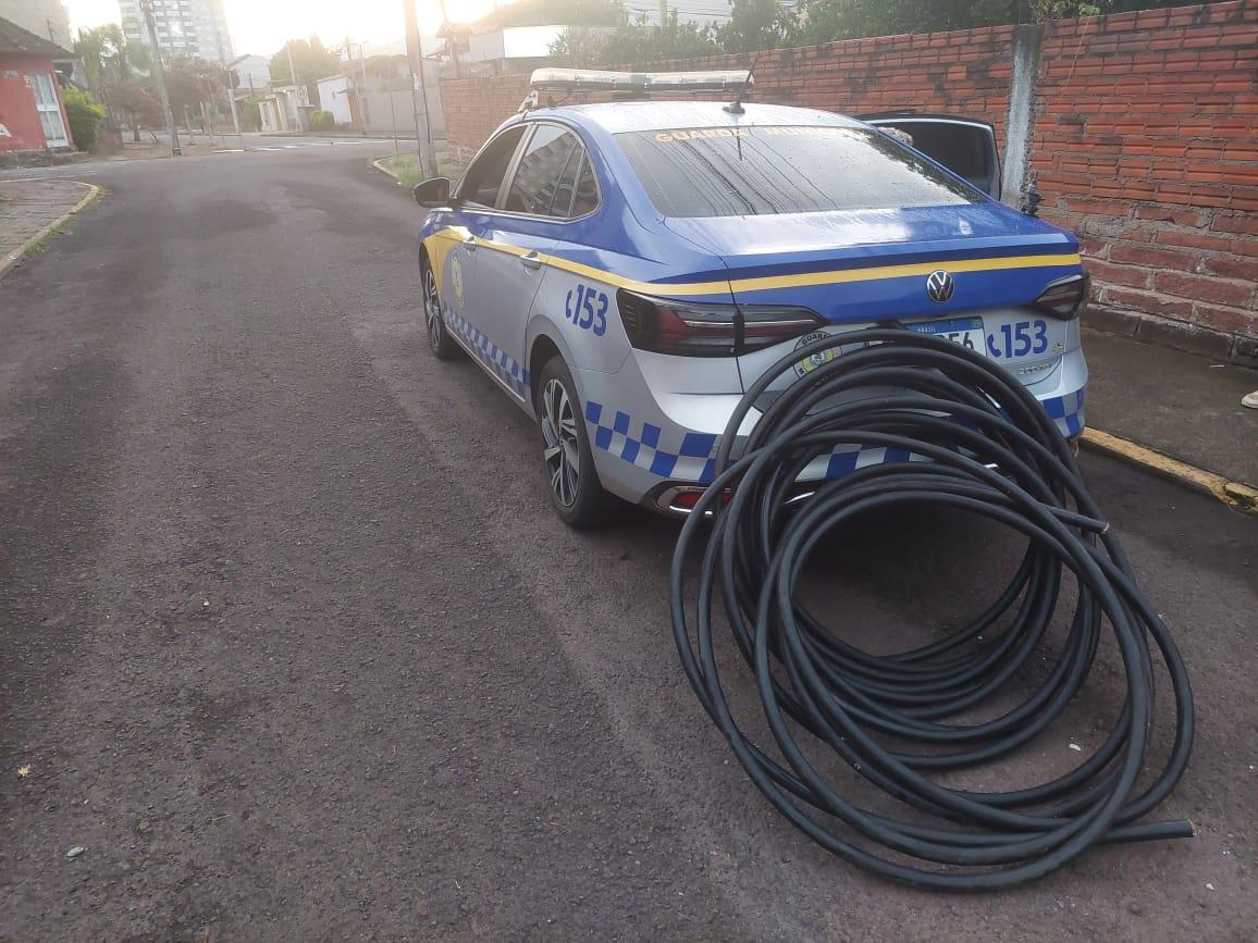 CASAL É DETIDO PELA GCM POR FURTO DE FIOS/CABOS