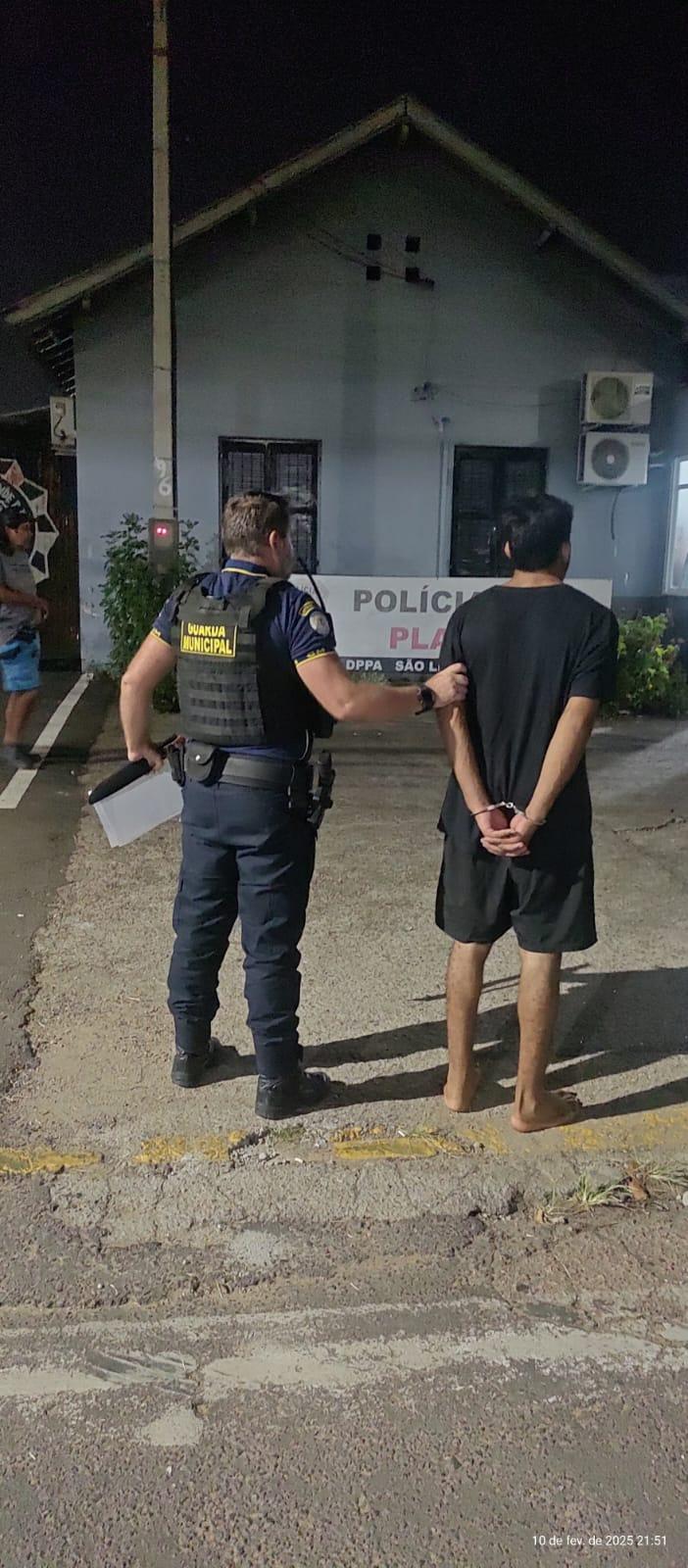 HOMEM É PRESO POR FURTAR BICICLETA NO RINCÃO
