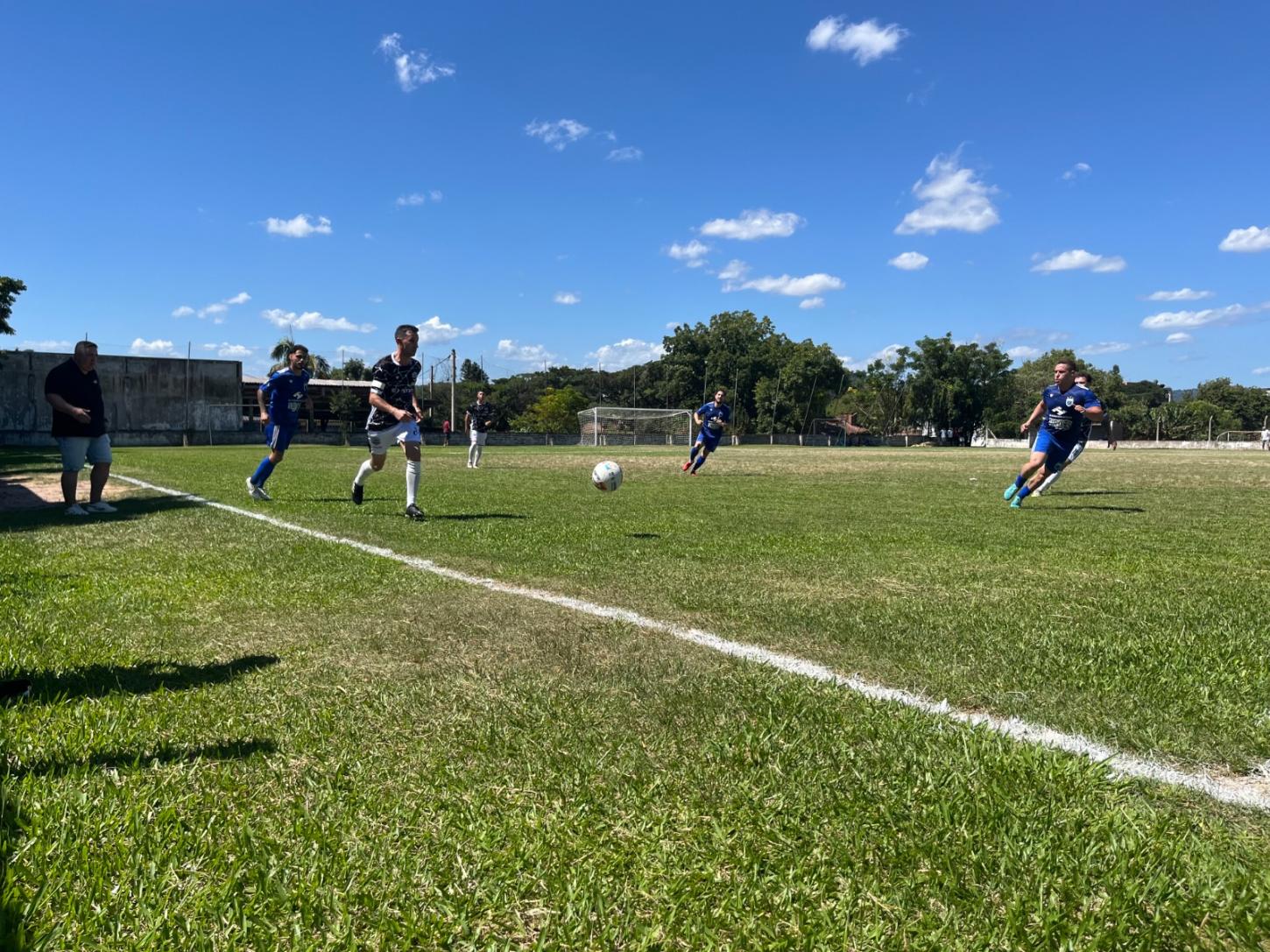 Primeira rodada do Interbairros tem goleada e torcidas animadas