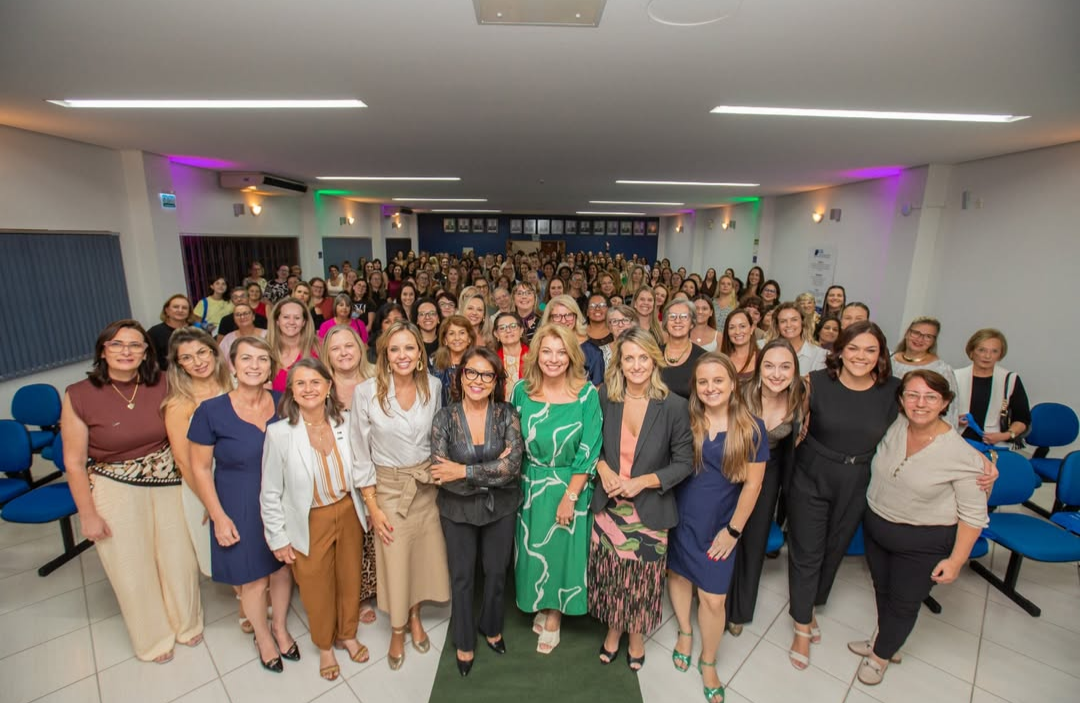 CDL lotou auditório em evento especial ao Mês das Mulheres